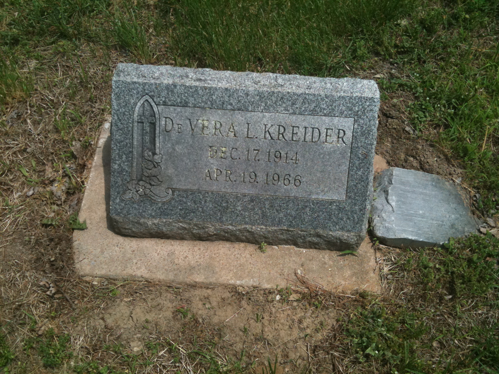 DeVera L. Kreider Headstone