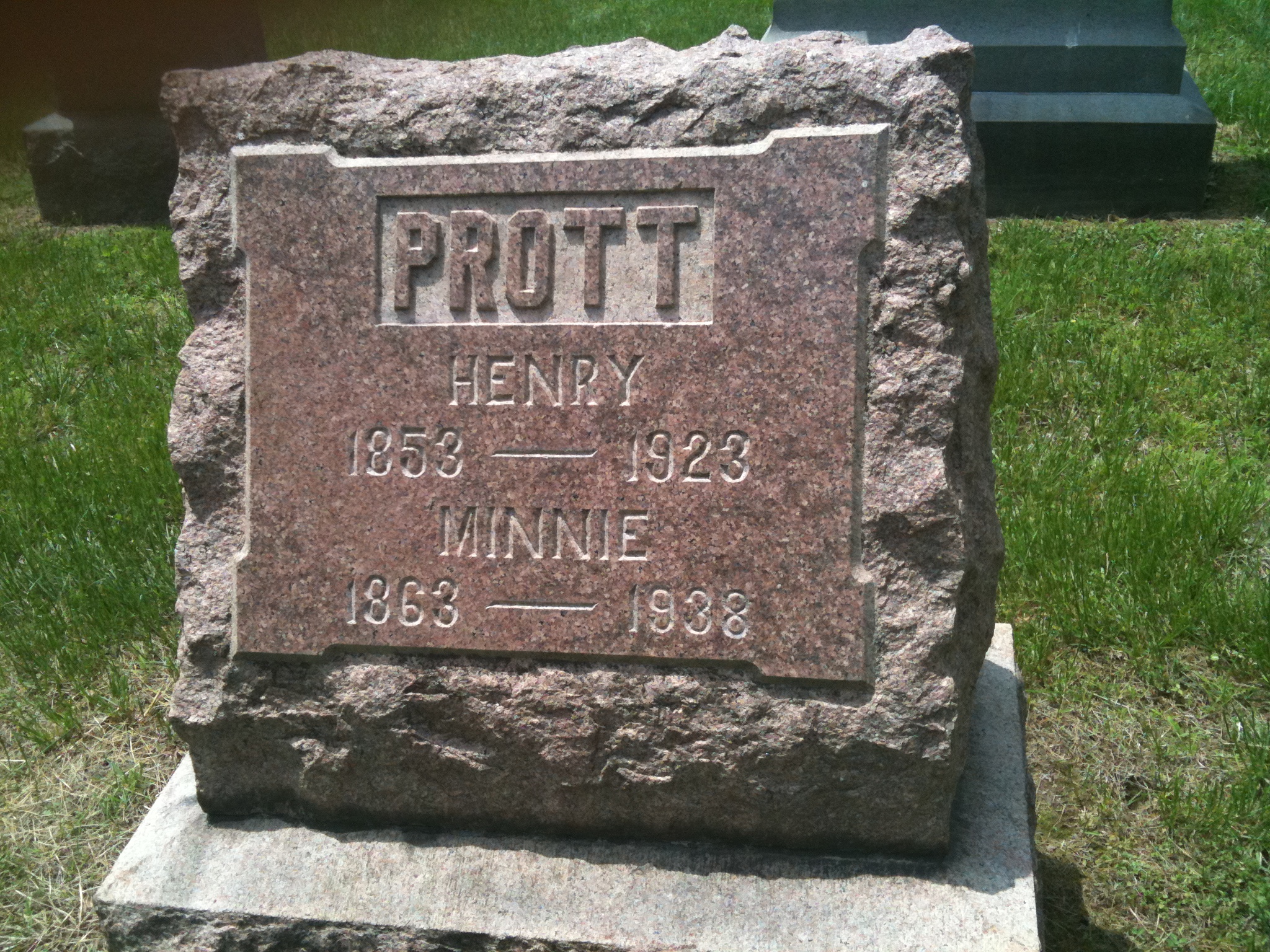 Henry and Minnie Prott Headstone