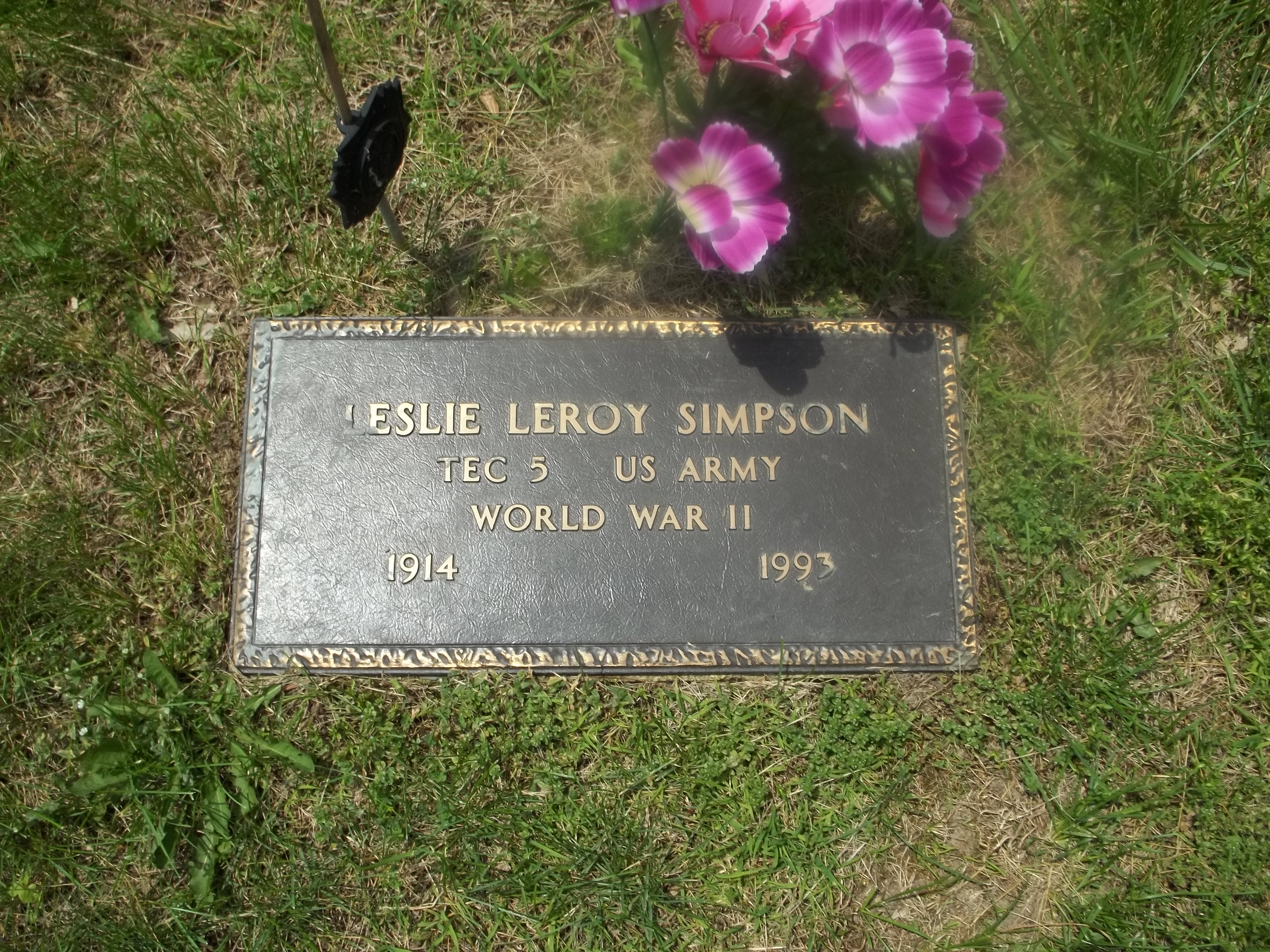 Leslie Leroy Simpson Headstone
