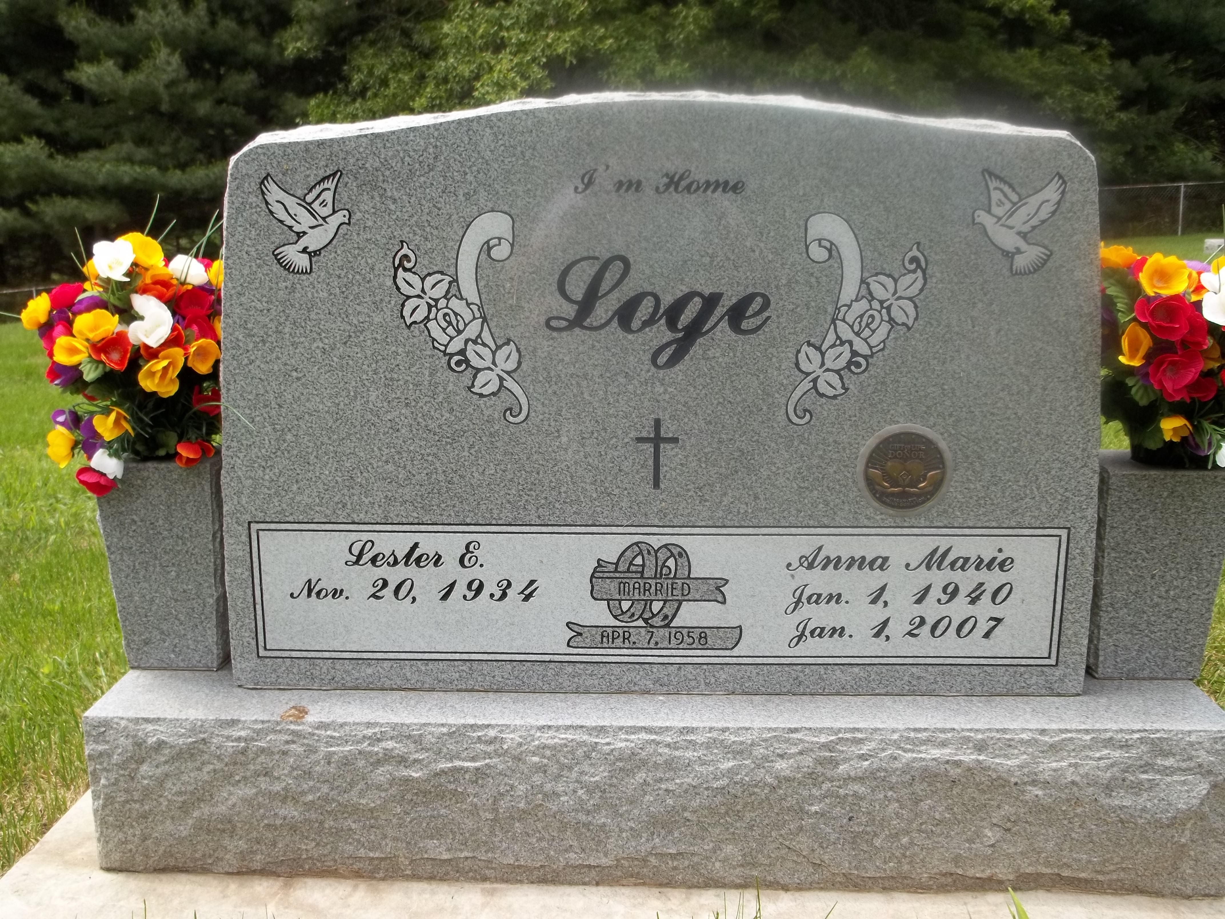 Lester E. and Anna Marie Loge  Headstone