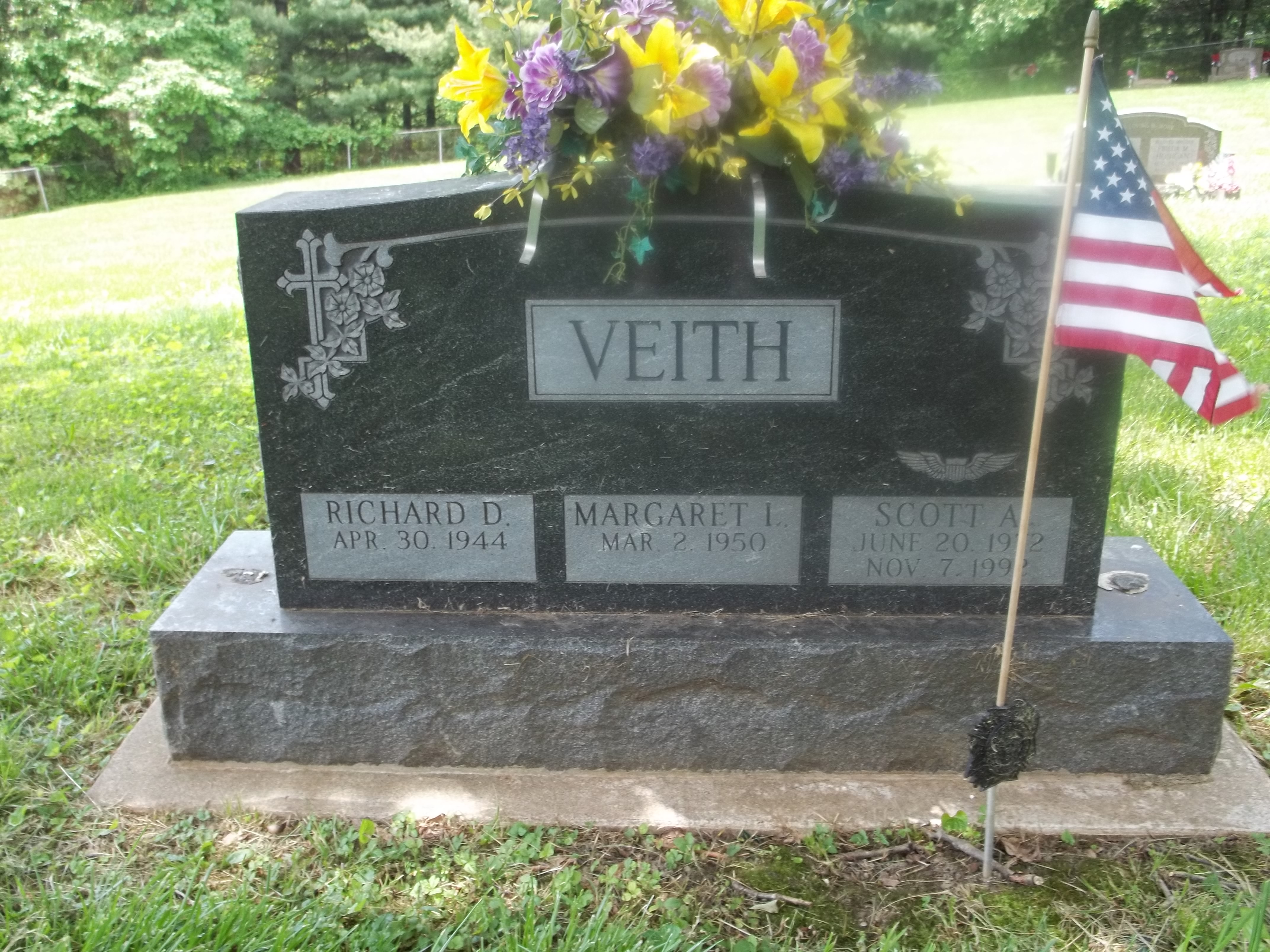 Richard D., Margaret I. and Scott A. Veith Headstone